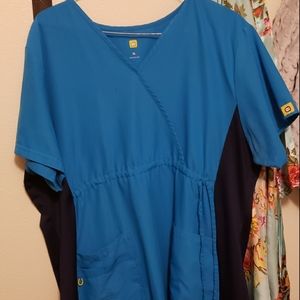 Maternity scrub top